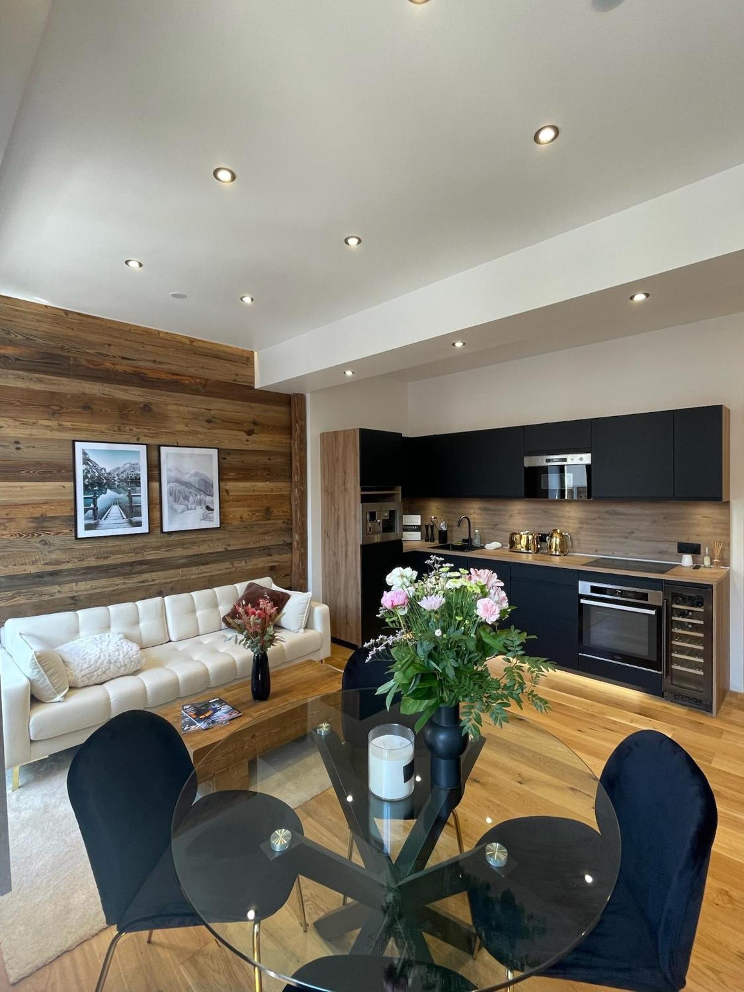 Le Chalet De L'Horloge Chambery Bagian luar foto